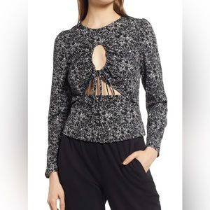 OPEN EDIT CUTOUT PRINT TOP 💖IN STORES💖